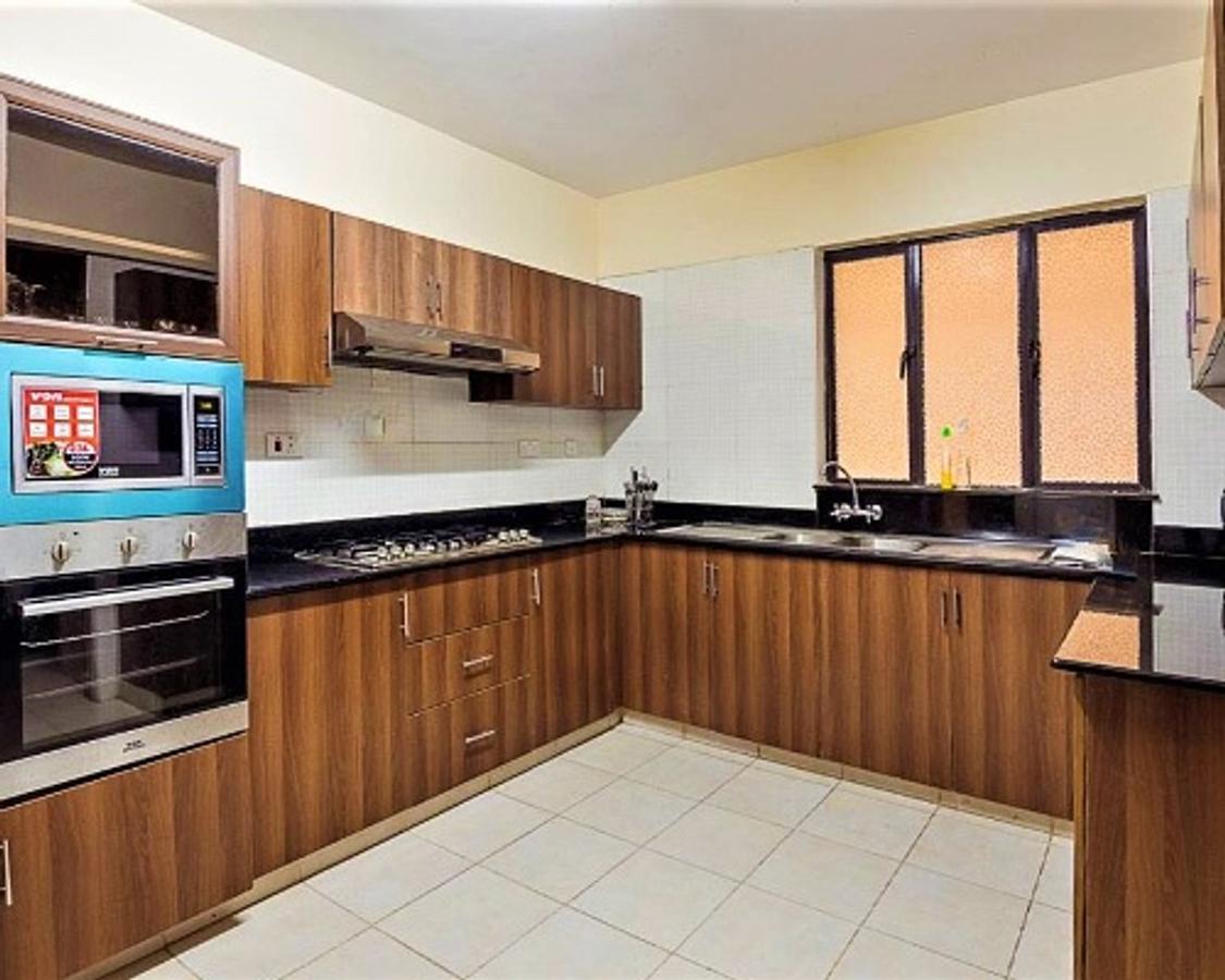 3 Bed Apartment with En Suite at Kilimani Estate Nairobi - 2