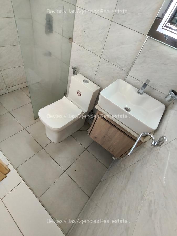 1 Bed Apartment with En Suite at Parklands - 5