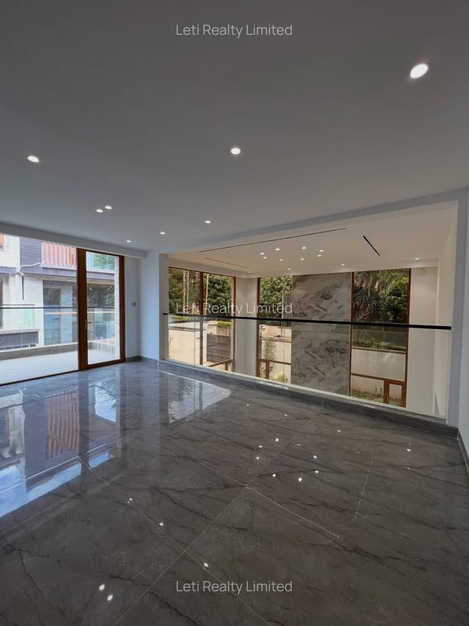 6 Bed Townhouse with En Suite in Lavington - 11
