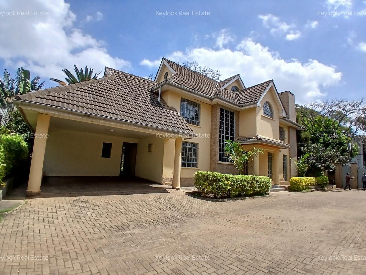 5 Bed Townhouse with En Suite at Lavington Green - 5