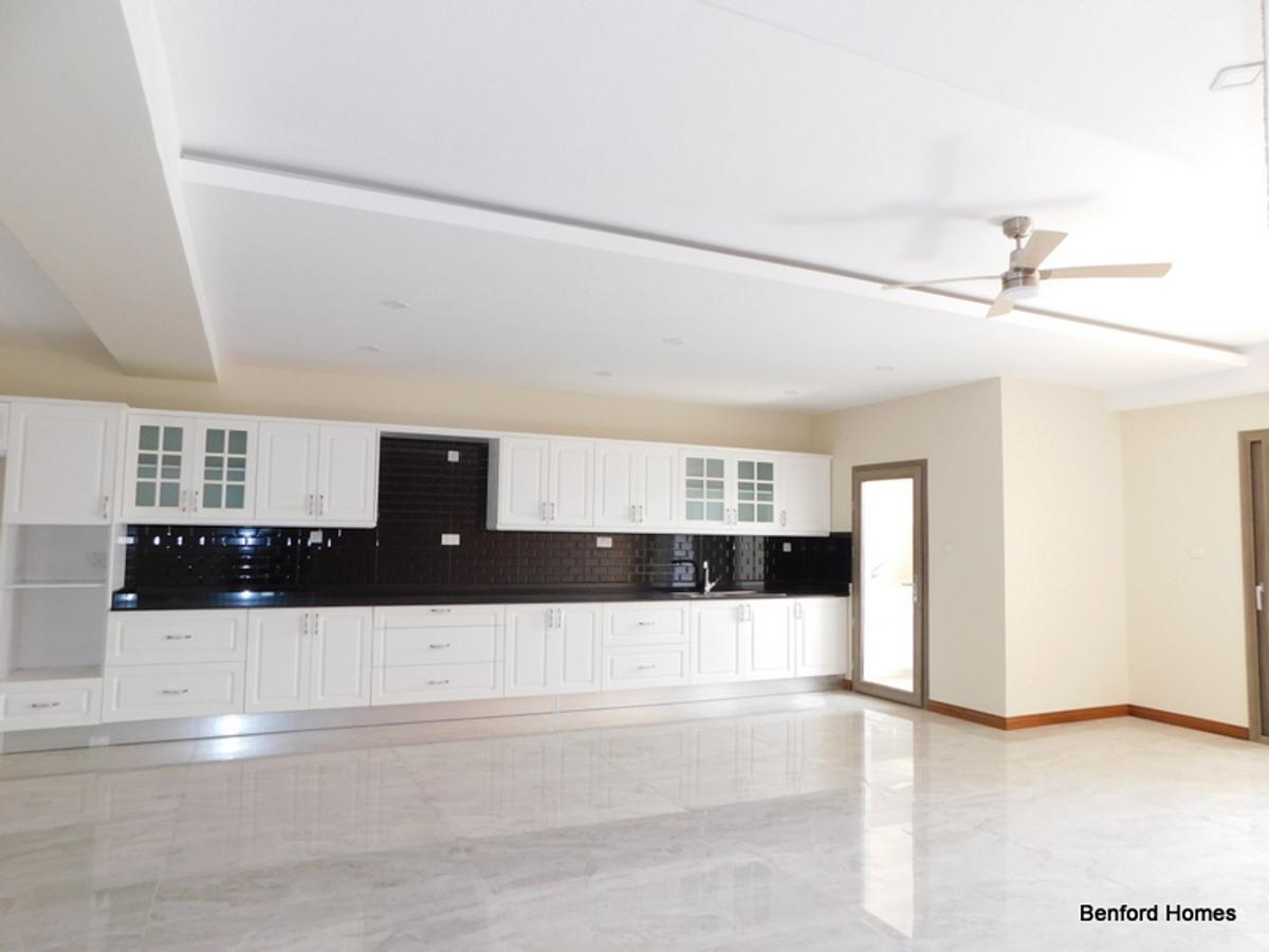 2 Bed Apartment with En Suite in Nyali Area - 8