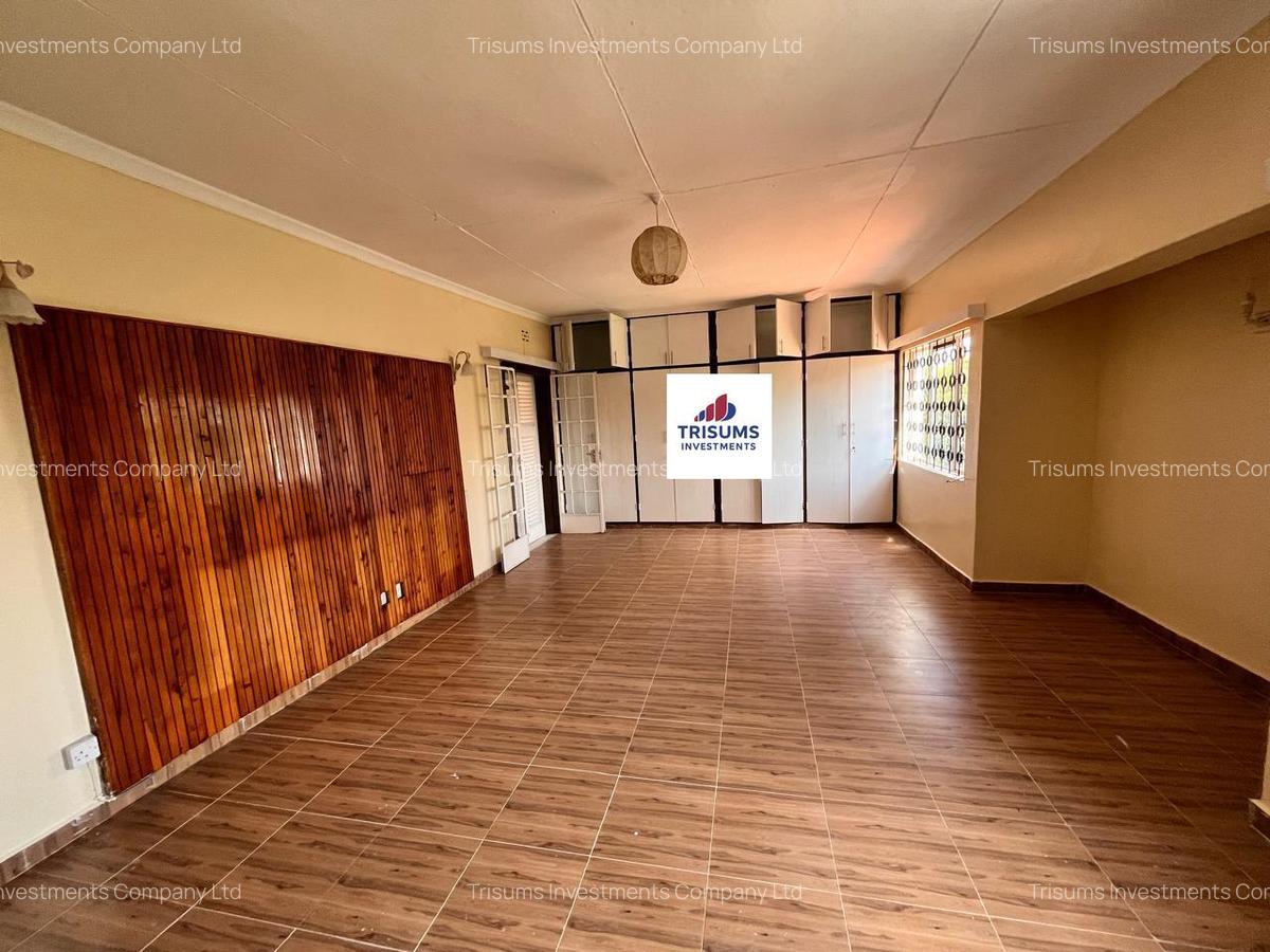 5 Bed House with En Suite in Loresho - 10