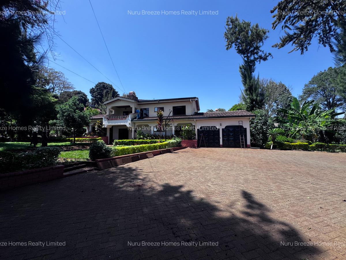 4 Bed House with En Suite in Nyari - 1