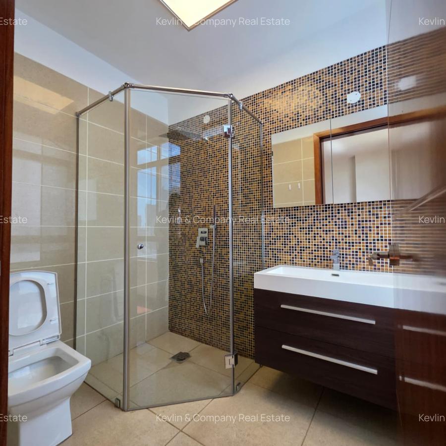 3 Bed Apartment with En Suite in Parklands - 12