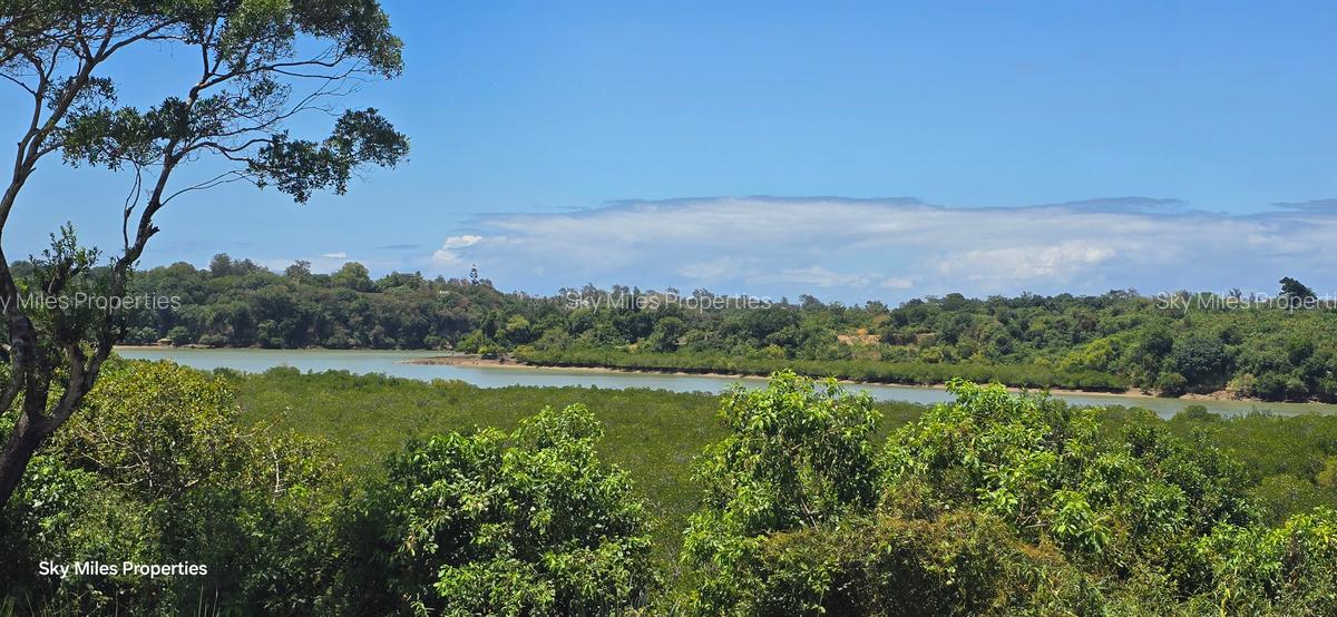 6 Bed Villa with En Suite at Aloo Drive Residence - 14