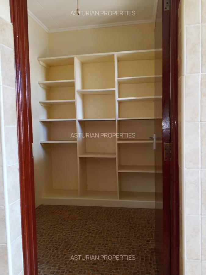 4 Bed Townhouse with En Suite in Karen - 9