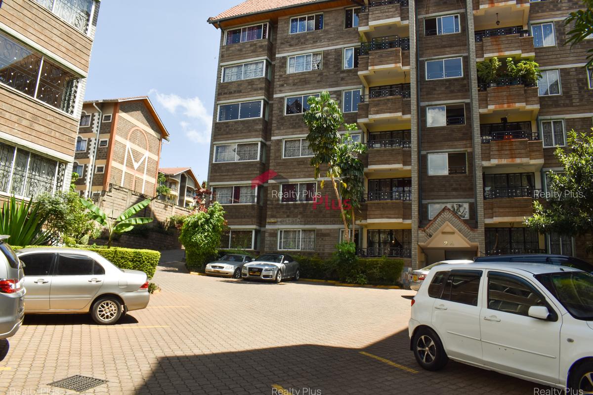 4 Bed Apartment with En Suite in Riverside - 17