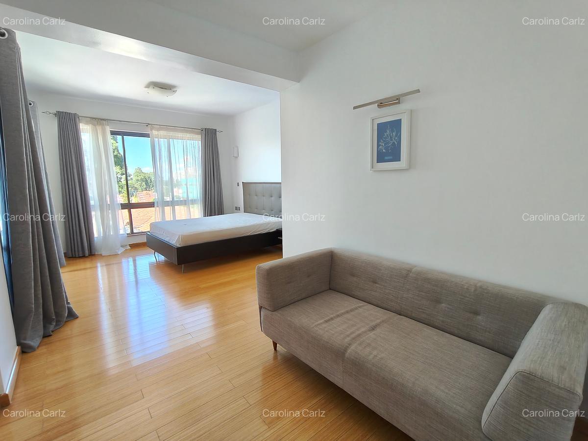 Serviced 2 Bed Apartment with En Suite at Brookside Drive - 12