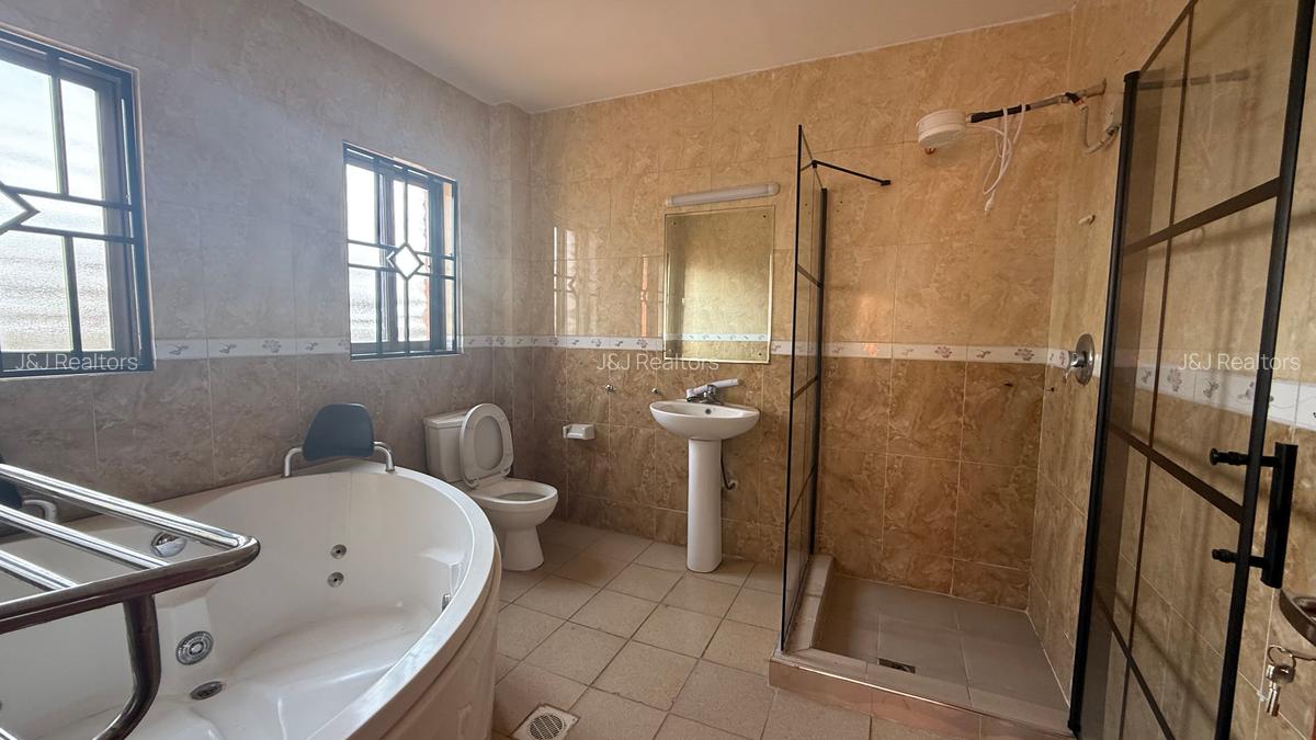 3 Bed Apartment with En Suite in Kileleshwa - 12