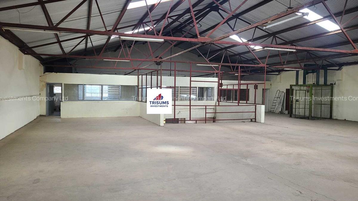 12,000 ft² Warehouse with Fibre Internet in Industrial Area - 6