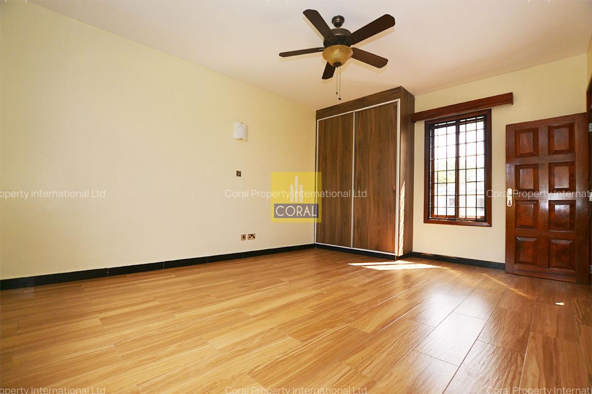 5 Bed Apartment with Parking in Runda - 16