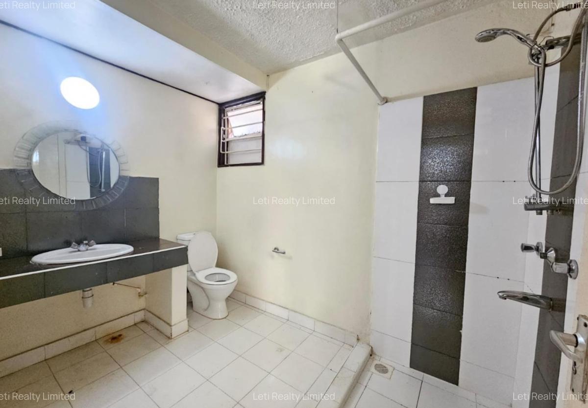 3 Bed Townhouse with En Suite in Kilimani - 10