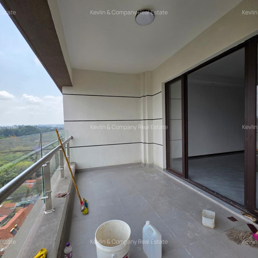 3 Bed Apartment with En Suite in Riverside - 6