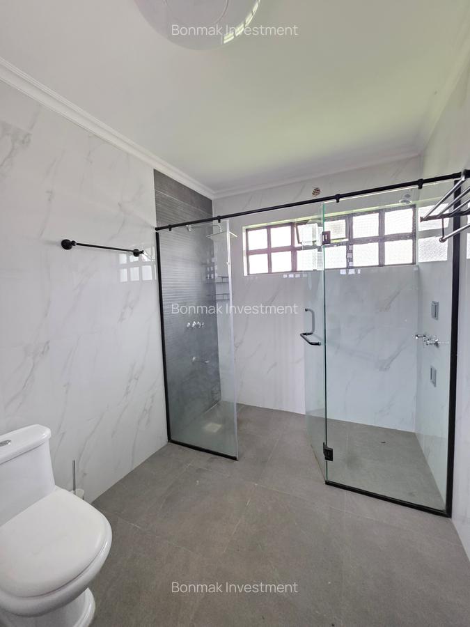 4 Bed House with En Suite at Lavington - 14