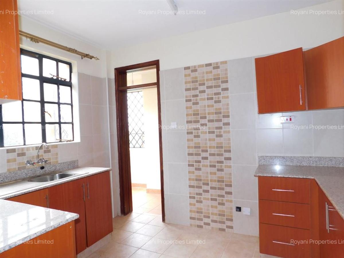 3 Bed Apartment with En Suite at Fourways Junction Estate - 6