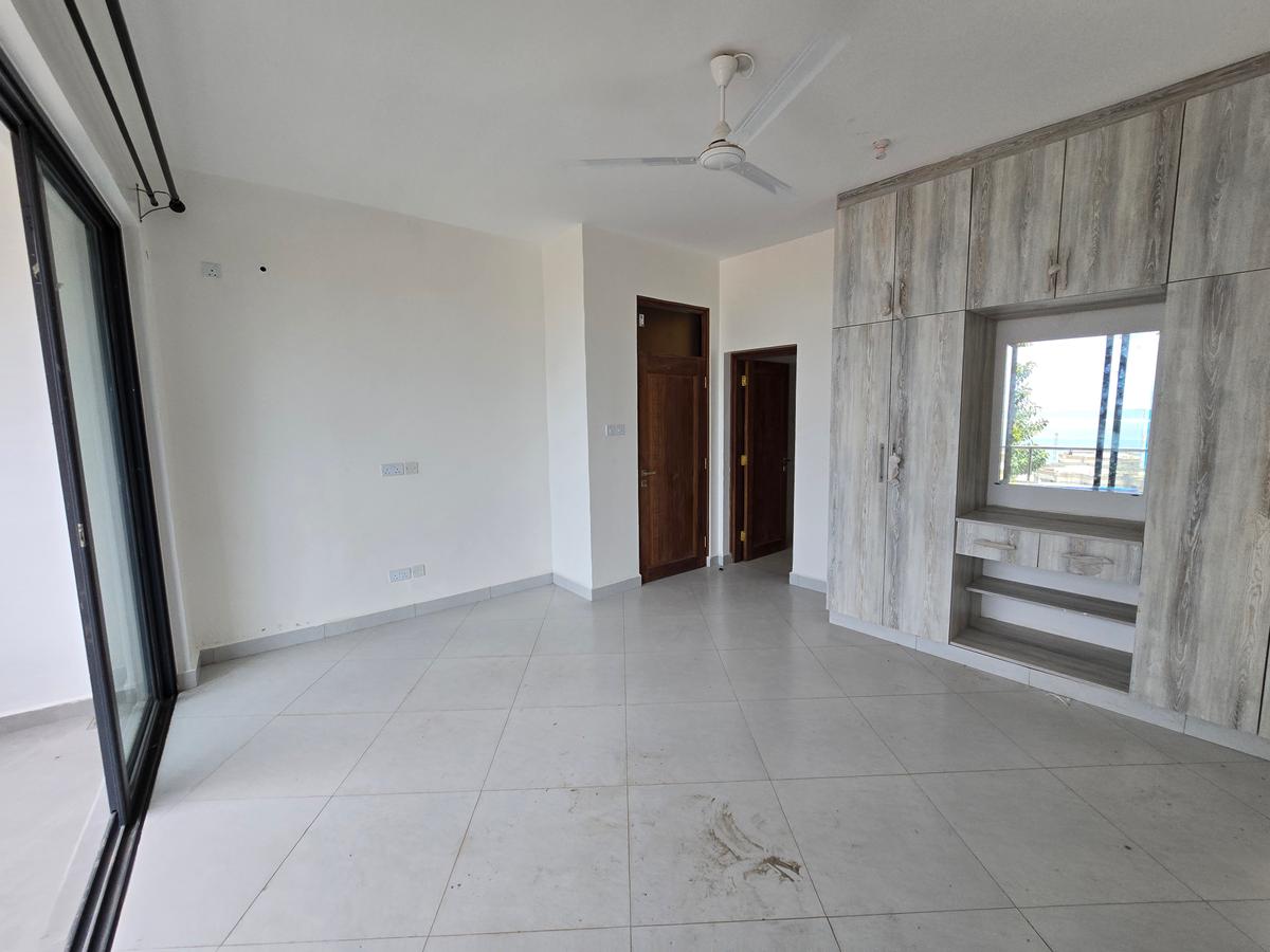 4 Bed Apartment with En Suite in Nyali Area - 11