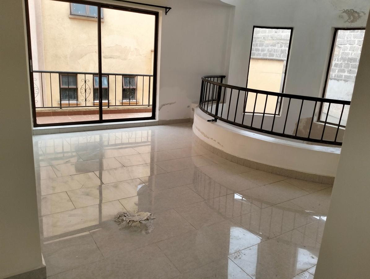 5 Bed Townhouse with En Suite in Westlands Area - 4