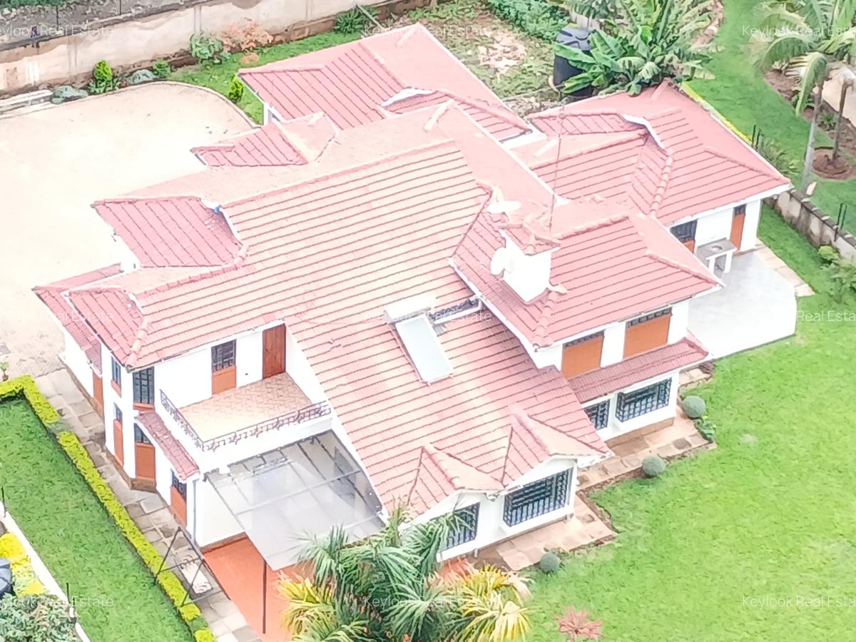 4 Bed House with En Suite at Lavington - 2
