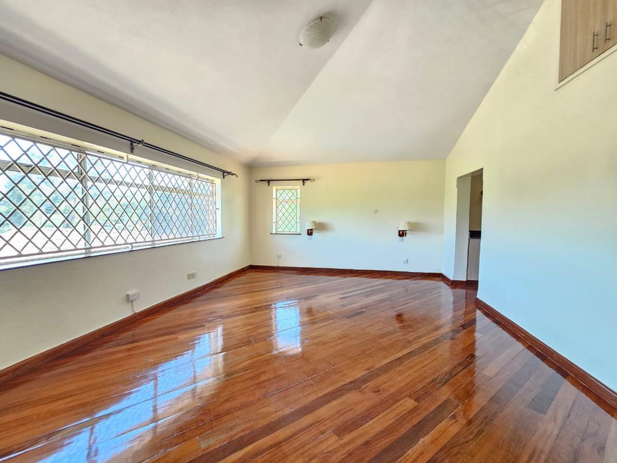 4 Bed House with En Suite in Runda - 5