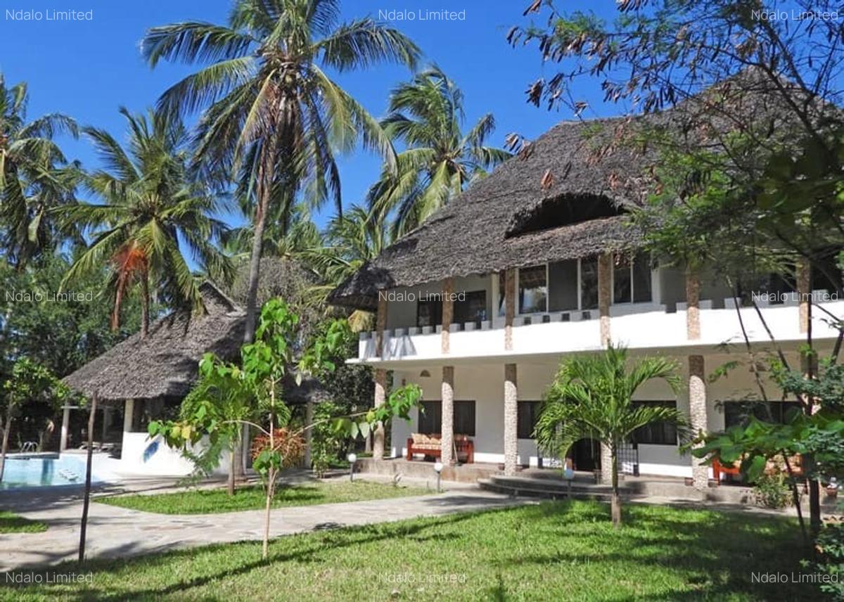 5 Bed Villa with Garden at Watamu - 1