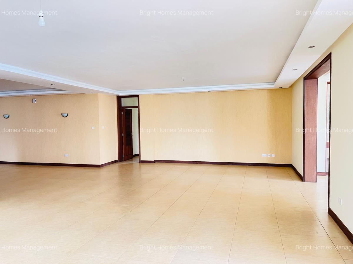 4 Bed Apartment with En Suite in Riverside - 8