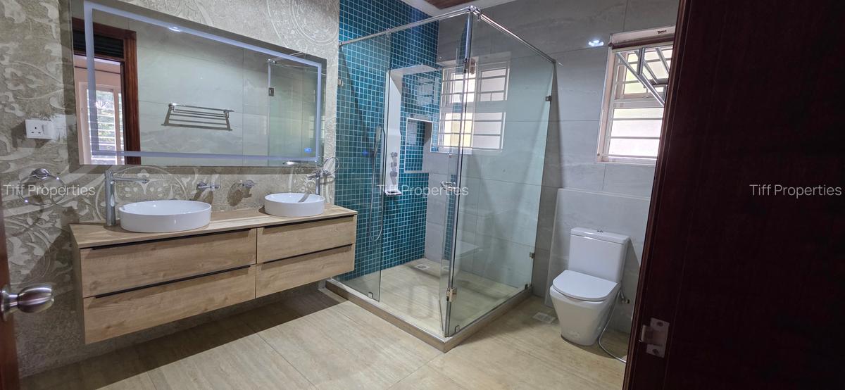 6 Bed Townhouse in Rosslyn - 15