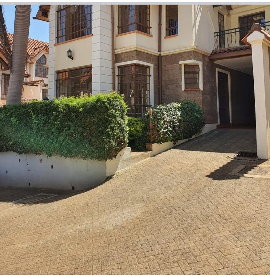 5 Bed Townhouse with En Suite in Lavington - 15