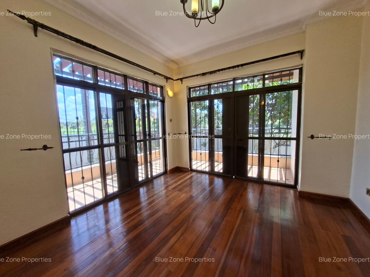 4 Bed Townhouse with En Suite at Off Kiambu Rd - 15