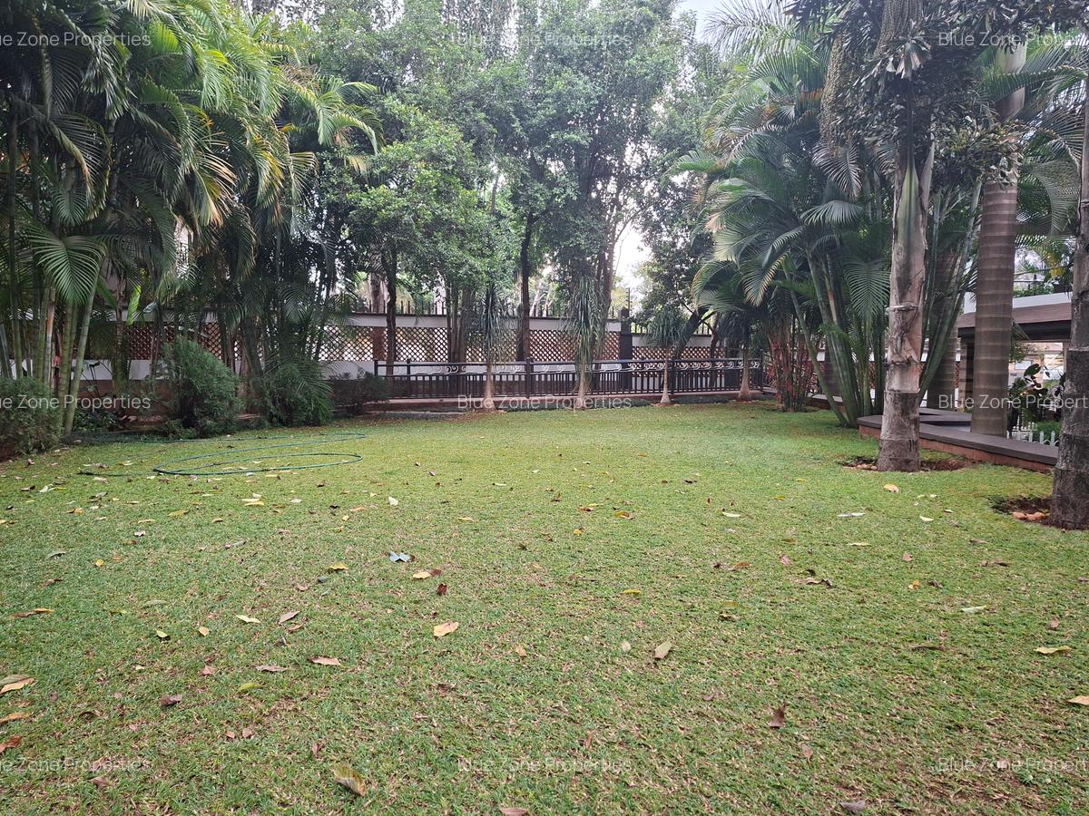 Serviced 2 Bed Apartment with En Suite at Runda - 3