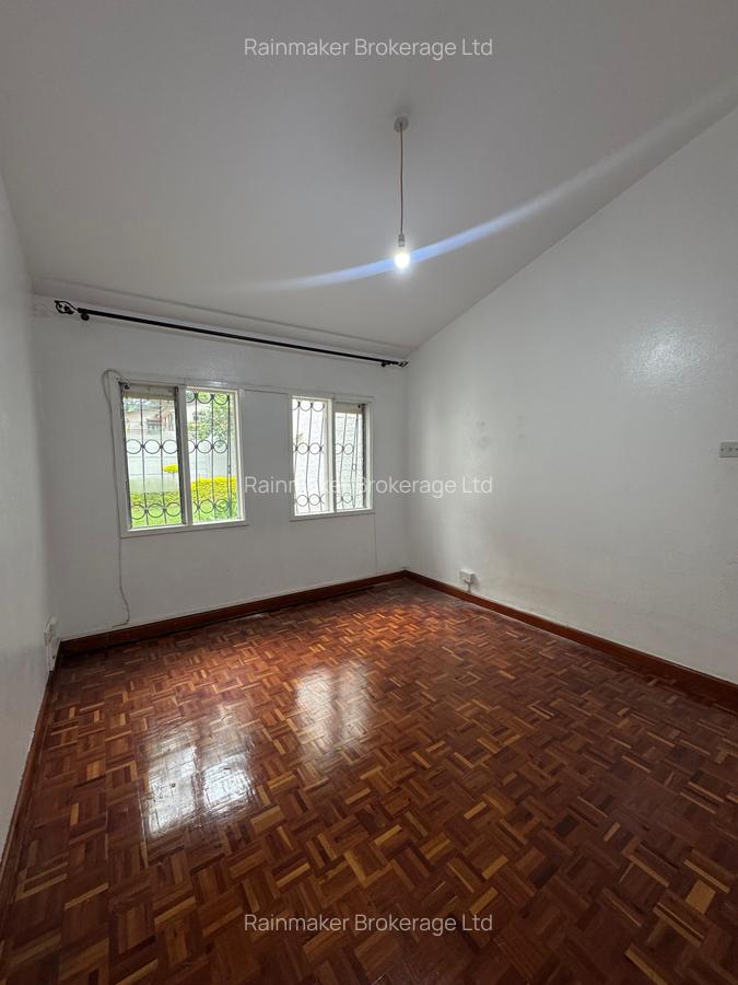 4 Bed Townhouse with En Suite in Hill View - 14