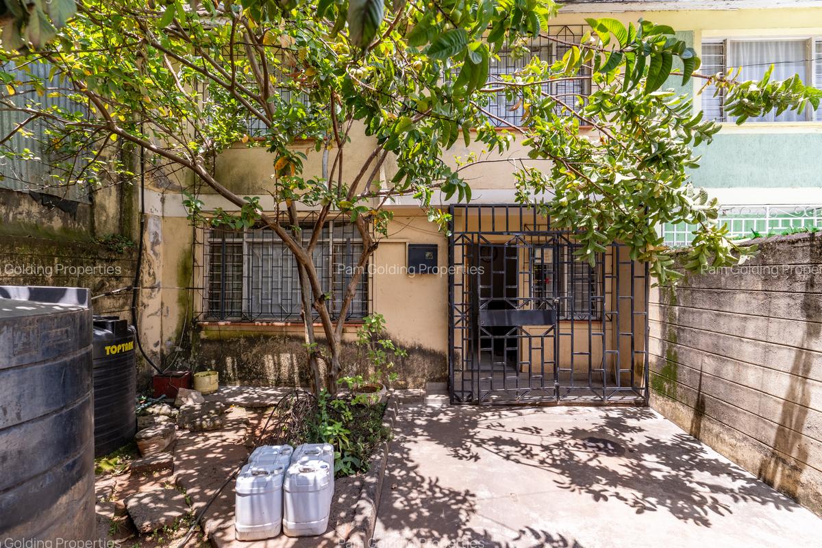 4 Bed Townhouse with Staff Quarters at Muhoho Avenue - 14