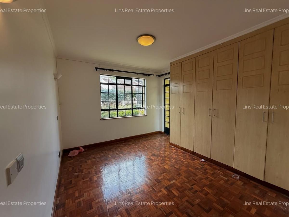 5 Bed Townhouse with En Suite in Lavington - 10