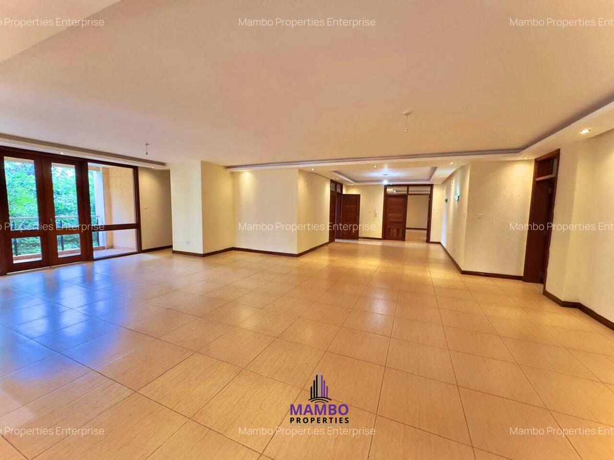 4 Bed Apartment with En Suite at Riverside Drive - 10