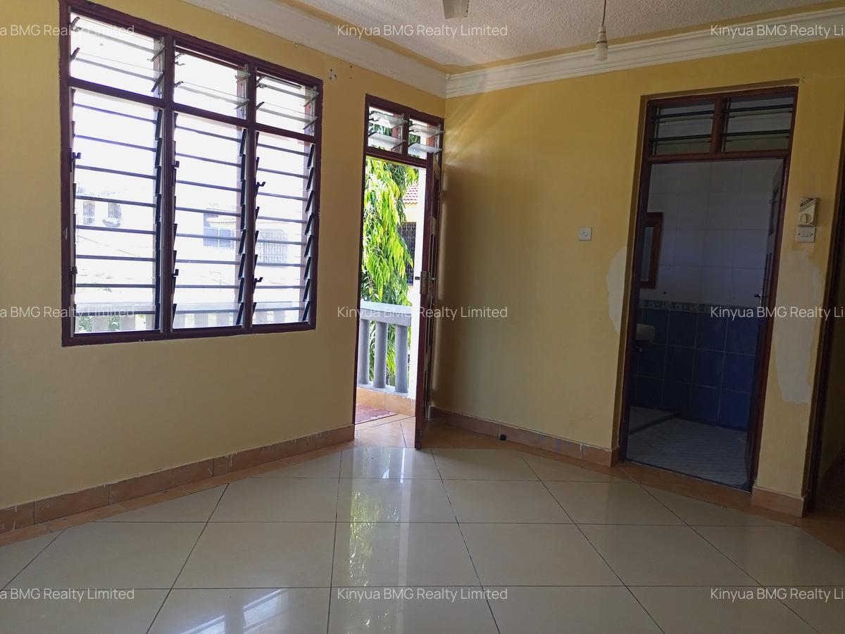 3 Bed Apartment with Borehole at Customs - 6