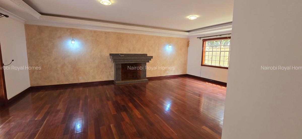 5 Bed Townhouse with En Suite at Lavington Green - 8