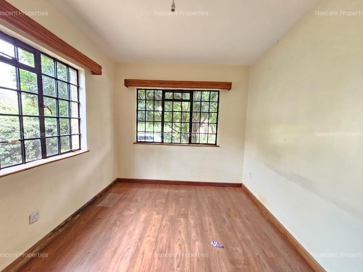 4 Bed House with En Suite in Runda - 16