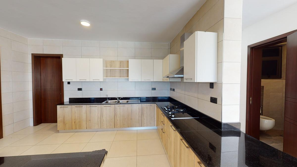 4 Bed Apartment with En Suite at General Mathenge - 4