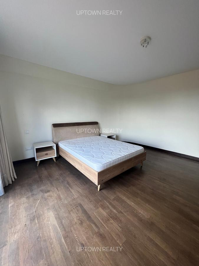 Serviced 3 Bed Apartment with En Suite at Riverside - 8