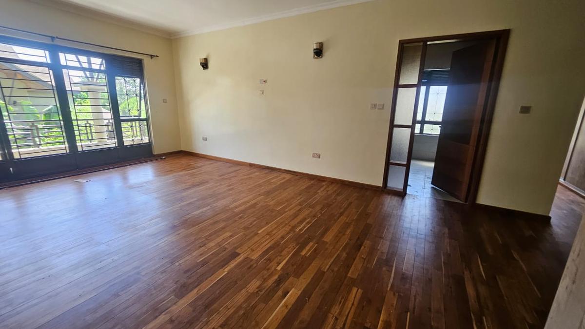 5 Bed Townhouse with En Suite in Runda - 19