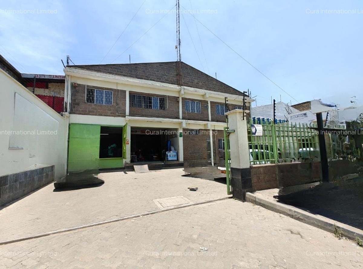 27,000 ft² Warehouse in Industrial Area - 4