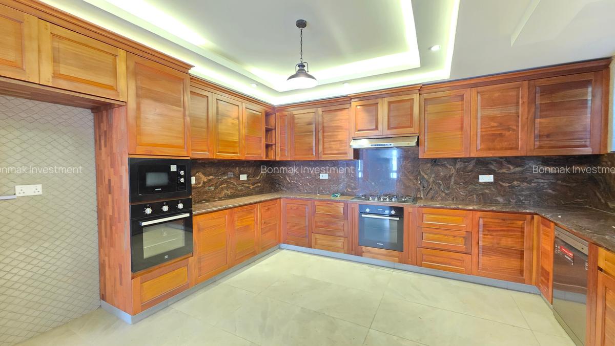 5 Bed Townhouse with En Suite at Chalbi Drive - 4