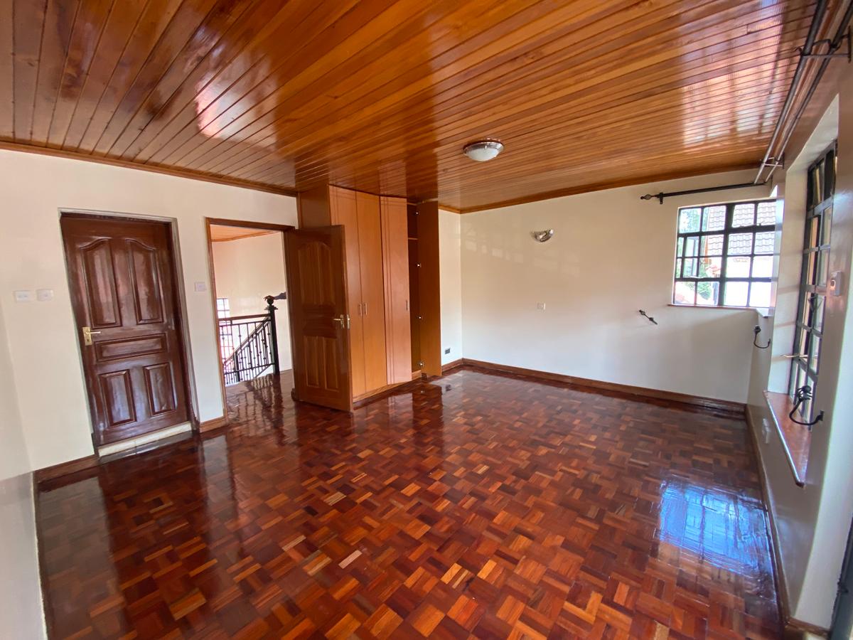 4 Bed Townhouse with En Suite in Lavington - 5