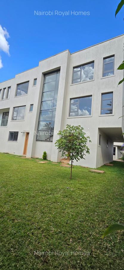 6 Bed Townhouse with En Suite at Lavington Green - 2