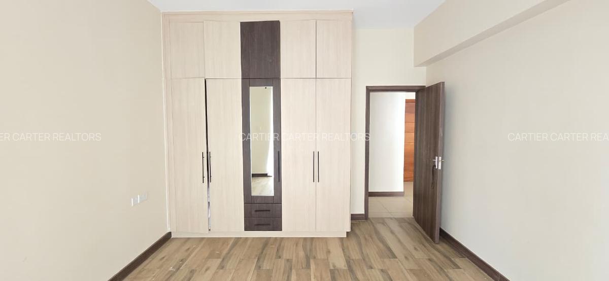 2 Bed Apartment with En Suite in Hurlingham - 7