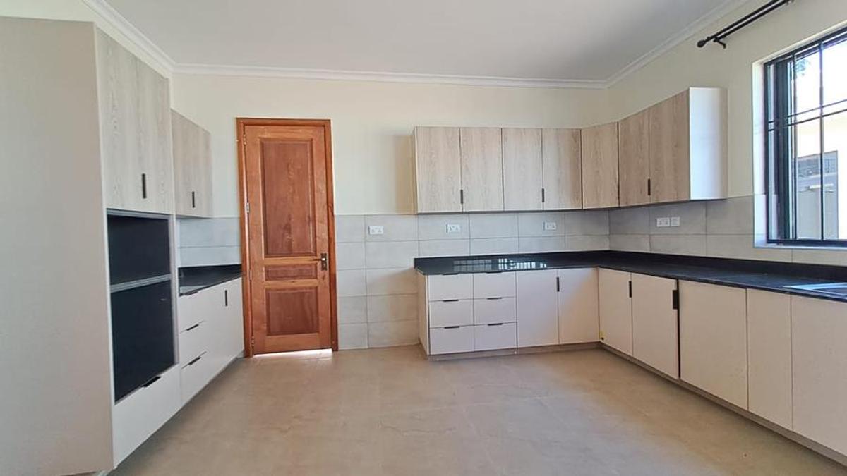 5 Bed Villa with En Suite at Loresho Ridge - 9