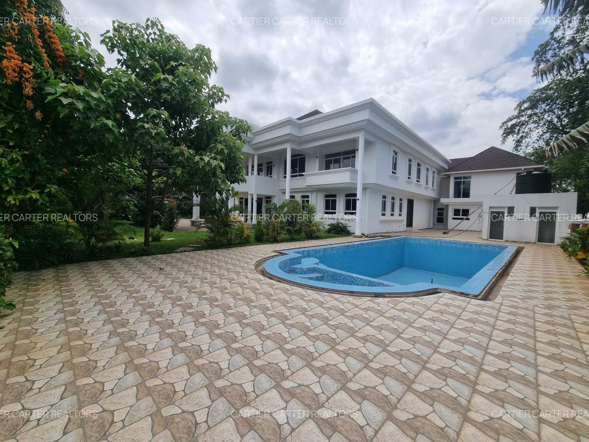 5 Bed House with En Suite in Runda - 3