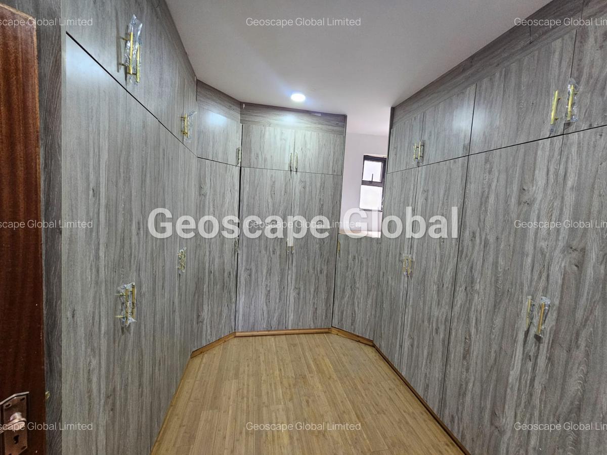 5 Bed Townhouse with En Suite in Lavington - 5