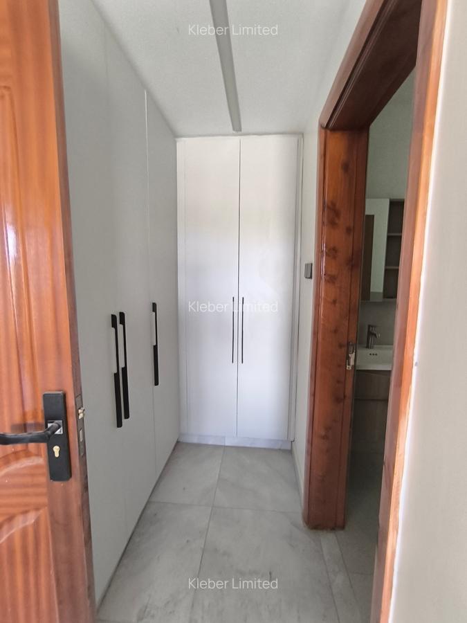 4 Bed Villa with En Suite at Eastern Bypass - 17