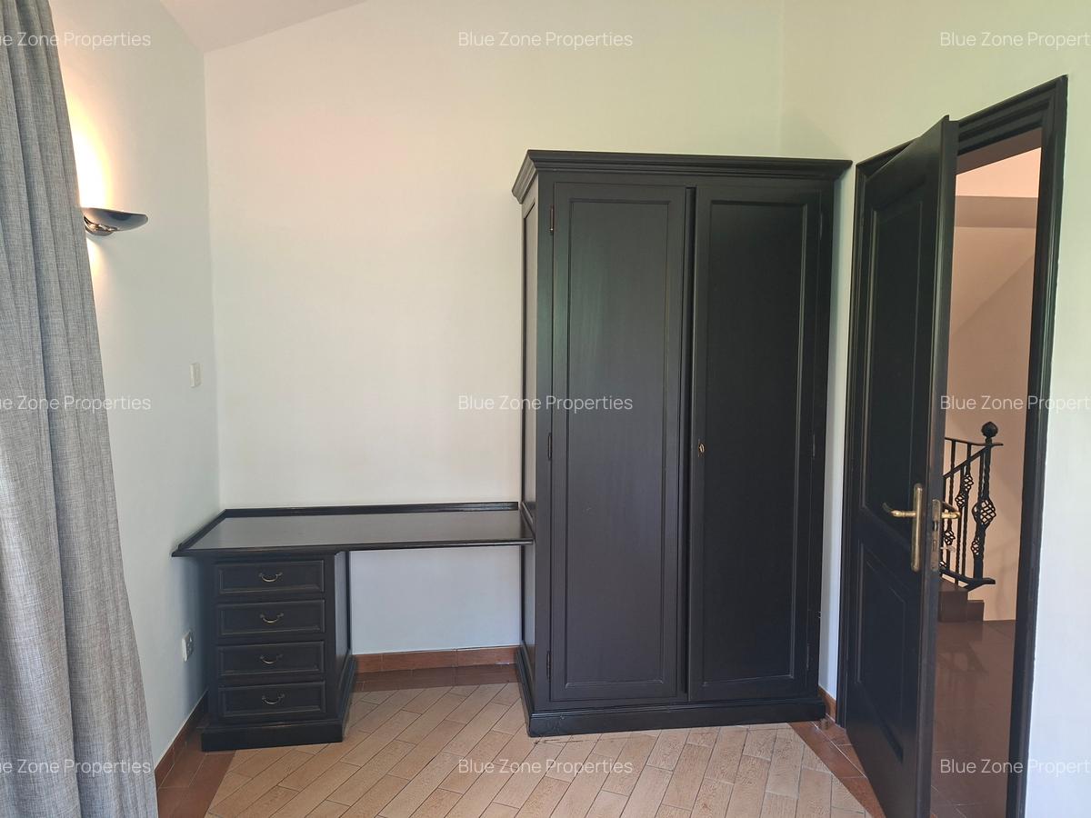 3 Bed Townhouse with En Suite at Off Grevillea Grove - 20