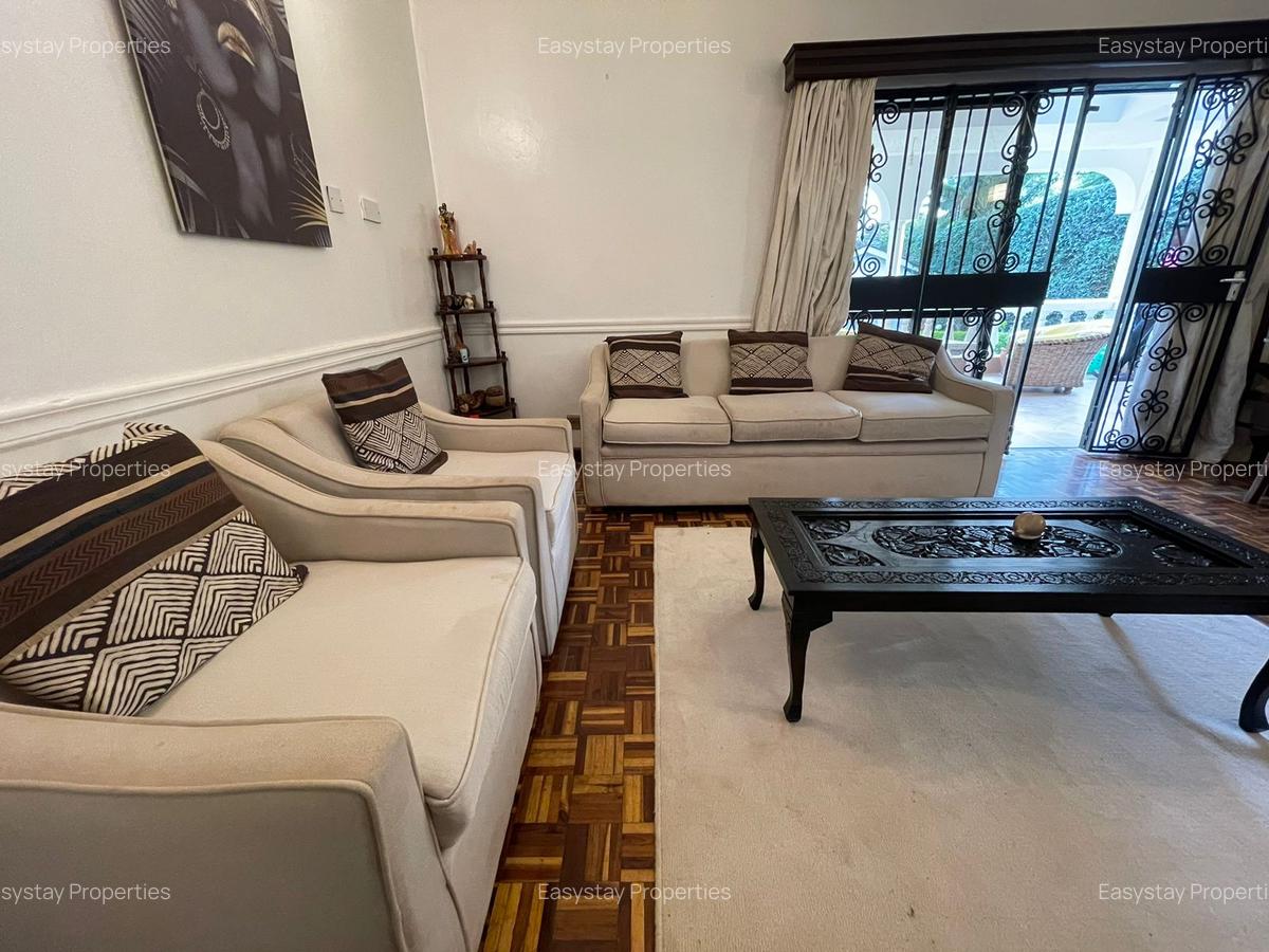 1 Bed House with En Suite in Nyari - 11